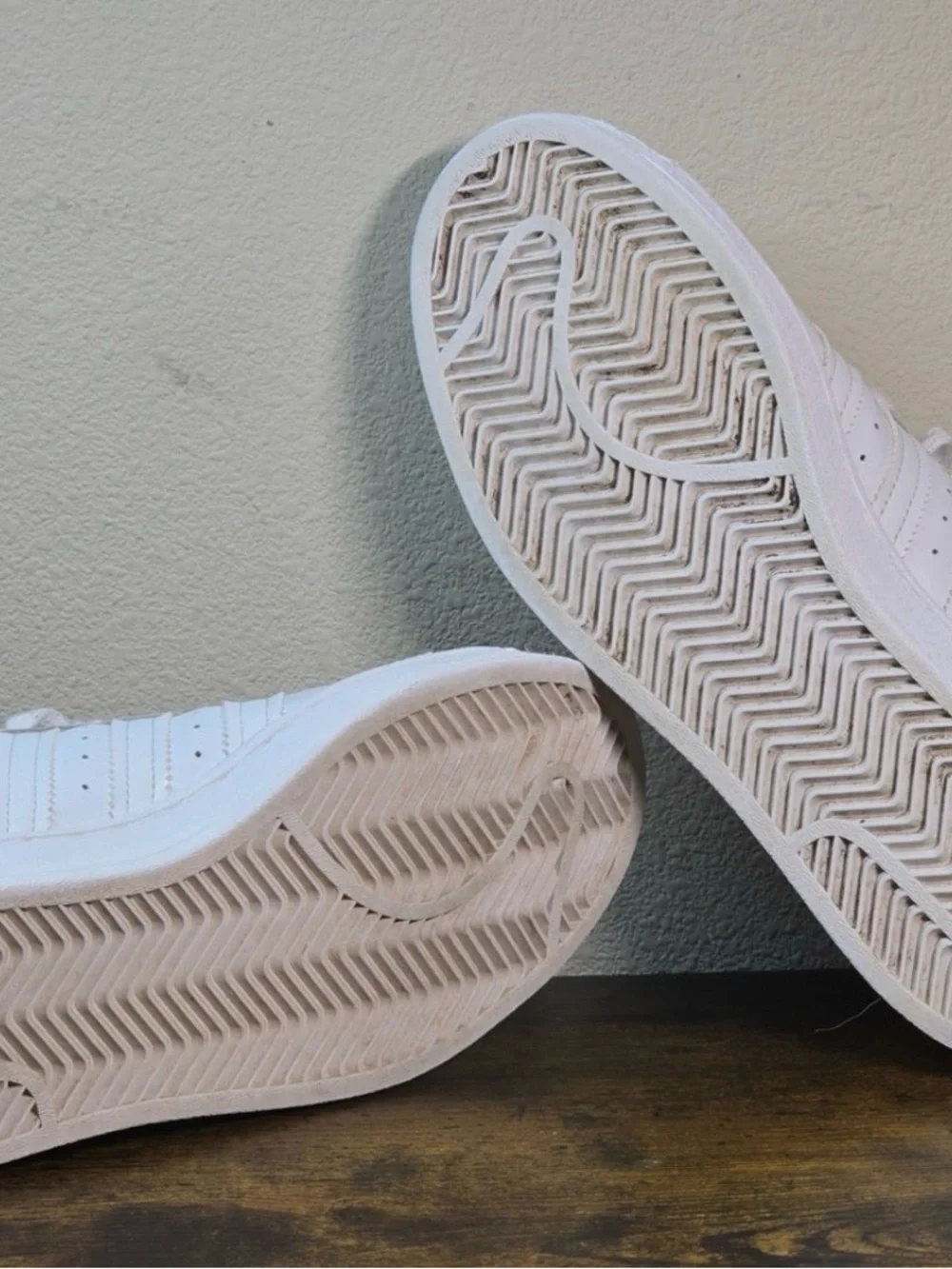 adidas White Classic Superstar Low-Top Sneakers, Size 12 US - Picture 13 of 14